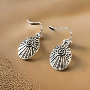 ❗️END OF YEAR SALE Vintage Style Oval Shaped Silver Tone Hoop Earrings